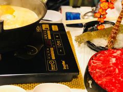 -鲜入围煮花胶鸡海鲜火锅