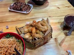 -爆炸头阿姨小四川正宗川味小吃(无任何分店)