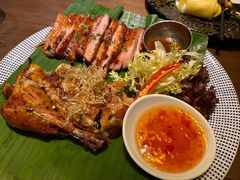 碳烤猪颈肉拼辣鸡-星叶·东南亚料理(宁波万象汇店)
