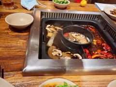 -老牌坊云南鱼豆花火锅(爱建店)