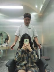 -Tloml salon