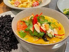 泰式虾仁黄咖喱饭-FUNK & KALE BY WAGAS(长宁尚嘉)