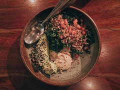 羽衣甘蓝牛油果藜麦小萝卜酸奶酱-La Strada(安福路店)