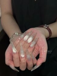 -花岐款式专研健康美甲沙龙