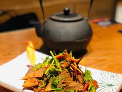 彝族手撕美人椒拌牛肉-云海肴·汽锅鸡·云南菜(高德置地店)