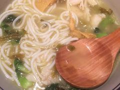 滇味酸菜鱼米线-刀小蛮半只鸡过桥米线(家乐福四元桥店)