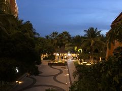 -三亚湾海居铂尔曼度假酒店