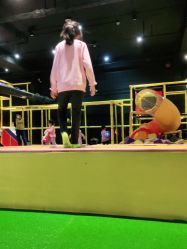 -蹦蹦跳跳(新奥购物中心店)