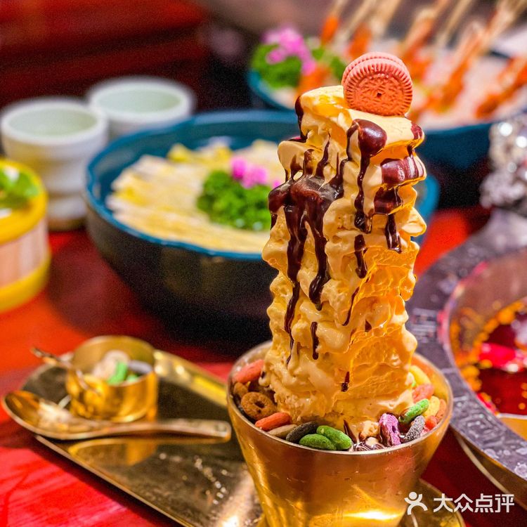 谁能拒绝杨枝甘露呢而且还是那么高的千层冰