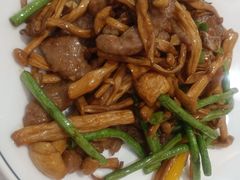 海鲜菌豆角炒牛柳-丰尔粥食·顺德鱼生·干蒸排骨顺德菜(大良分店)
