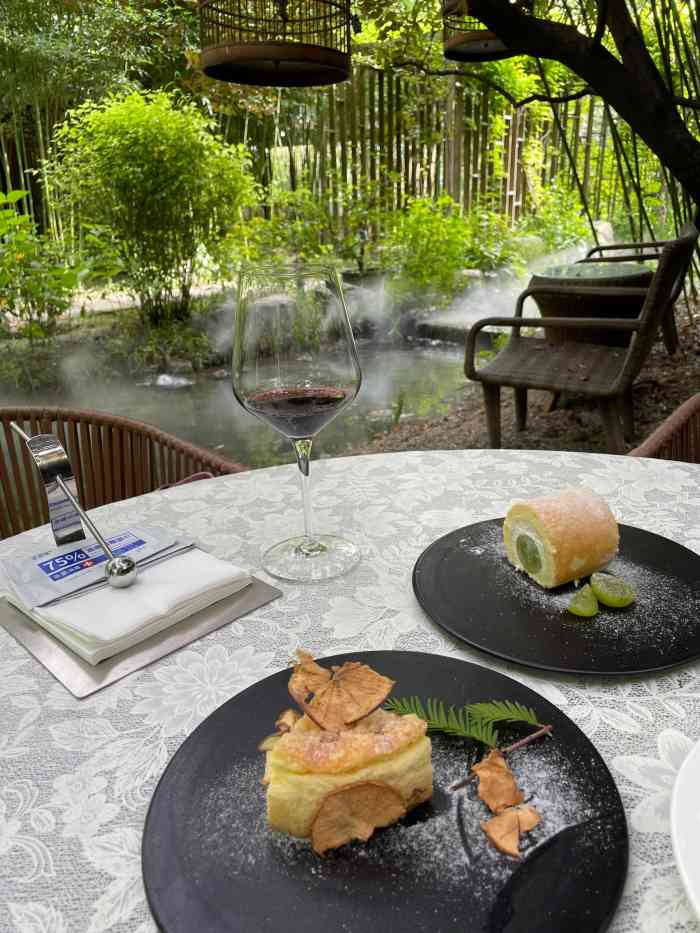 孔雀花园餐厅-"去年夏天去的,我忘记写点评了,罚一个今年.