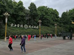 -峨眉山报国寺