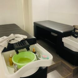 -舒欣头疗·俏丝谧语 白发脱发专业护理 