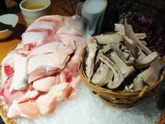-洪氏嗨捞·广东猪肚鸡·椰子鸡火锅(西咸万象城店)