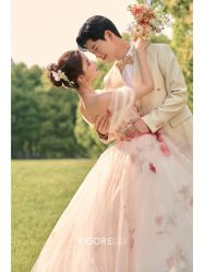 -雪中彩影婚纱摄影·微光艺术中心