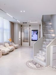 点击看大图 -Renee芮亦婚纱