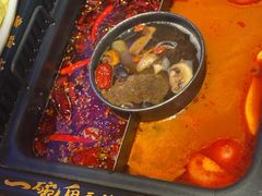 -老牌坊云南鱼豆花火锅(哈西万达店)