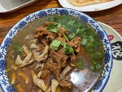 -叶新小吃店(来凤小区总店)