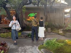 -Chom Cafe and Restaurant