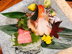和牛刺身鱼子酱-桐寿司Sushi Tong