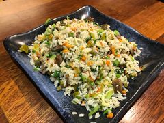 酸菜牛肉粒炒饭-张果佬年糕卷(科巷店)