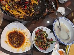 -富正毅三下锅(体育馆店)