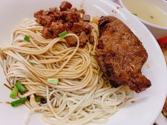 招牌辣肉干拌面-辣肉面大王(天平路店)