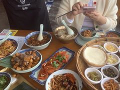 -包整·丝娃娃(一览甲秀楼风景店)