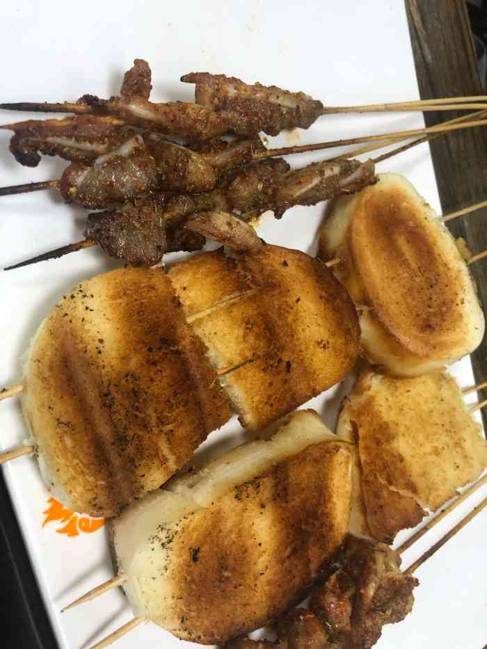 李记烧烤海鲜-"家门口的烧烤店吃了至少有六七年蛏子以.