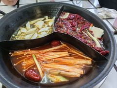 -贰回巷火锅馆(钟楼店)