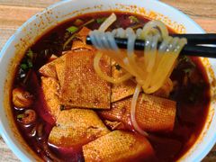 红油米线-老字号杨坡红油米线腊汁肉夹馍(东四道巷店)