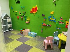 -瑞尔齿科(上海长风大悦城店)