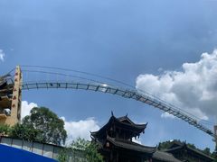 -客天下恐龙水晶玻璃桥