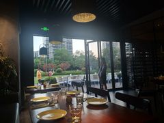 靠窗位-鹿萤季·营地小馆(皇后公园店)