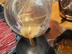 -果松木炭酸菜铜火锅·外婆参鸡汤