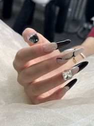 -芊屿芊浔美甲