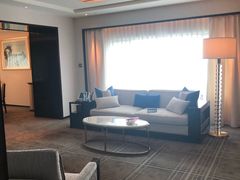 客房大厅-王府半岛酒店
