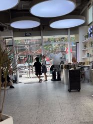 -PE SALON 