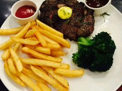 -WOLFGANG PUCK KITCHEN & BAR(迪士尼小镇店)