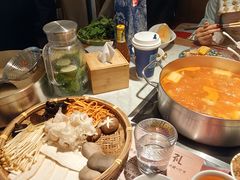 -尚尚仙·酸汤猪手·猪肚鸡火锅(华联万柳购物中心店)