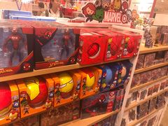 -名创优品(北京新中关购物中心地铁层店)