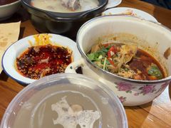 -爆炸头阿姨小四川正宗川味小吃(无任何分店)