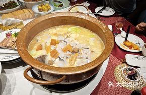 Special Spring Water Copper Pot Stone-Grilled Fish