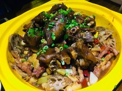 -多嘴肉蟹煲(华联店)