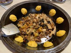 东北溜达鸡-妈妈家铁锅炖(景诚园综合楼店)