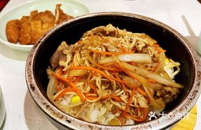 Beef and Enoki Mushroom Stone Pot Rice Bowl