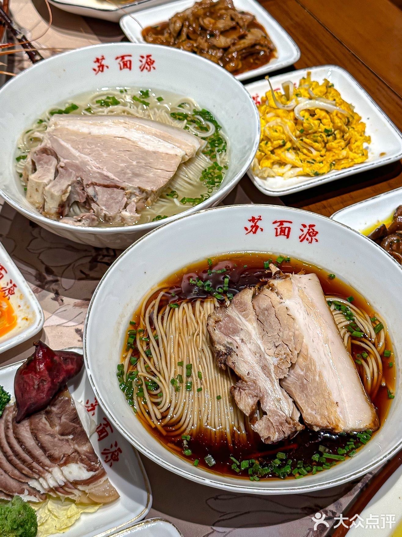 在苏州东山，这一口蟹黄谁能扛得住…..