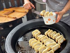 网红锅贴-锅贴大王南翔小笼(临沂二村店)