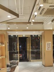 -一東造型烫发染发