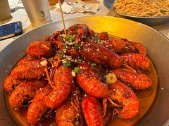 -巴厘龙虾·榜首油焖大虾(音乐学院·沿江酒馆店)